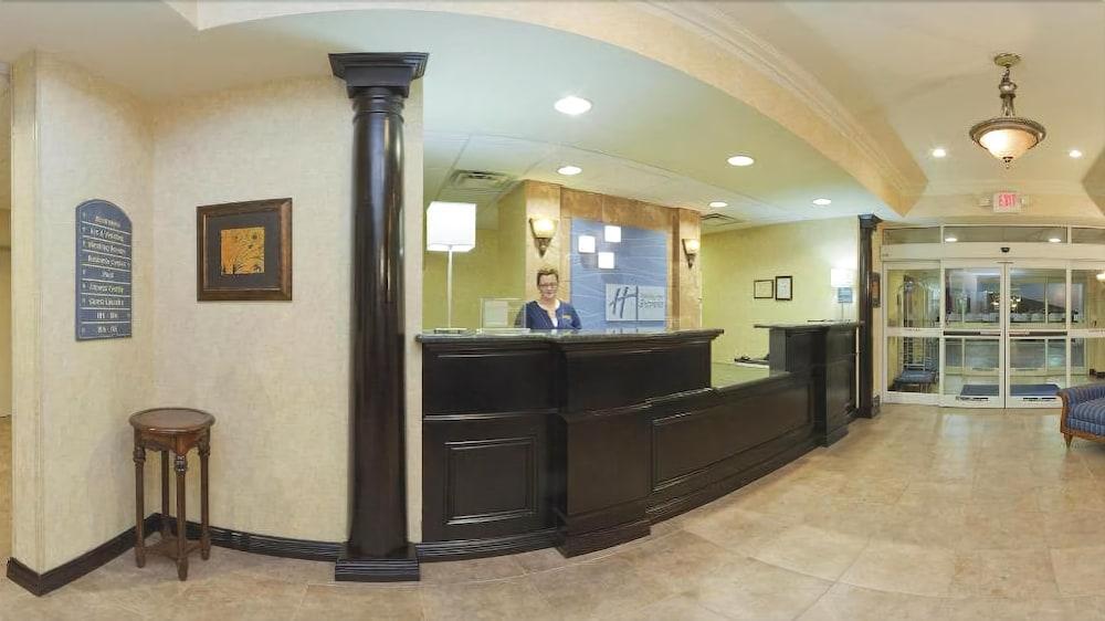 Holiday Inn Express Hotel & Suites Frankfort By Ihg Buitenkant foto