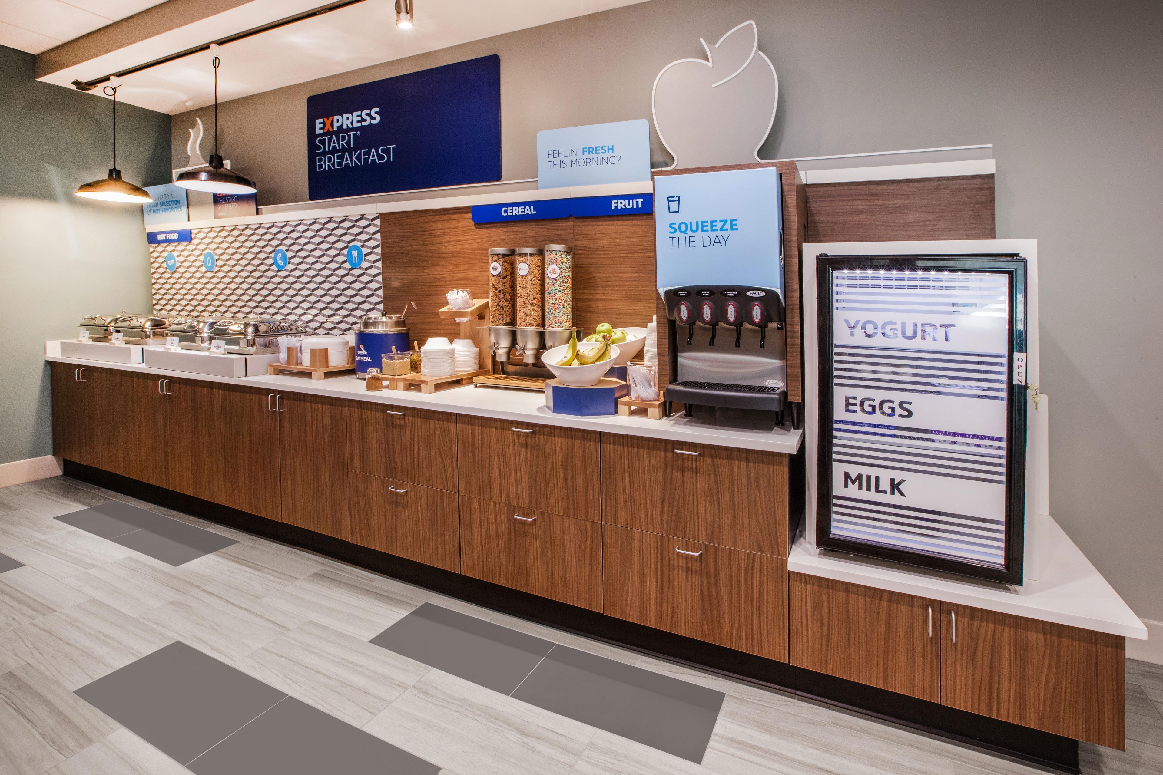 Holiday Inn Express Hotel & Suites Frankfort By Ihg Buitenkant foto