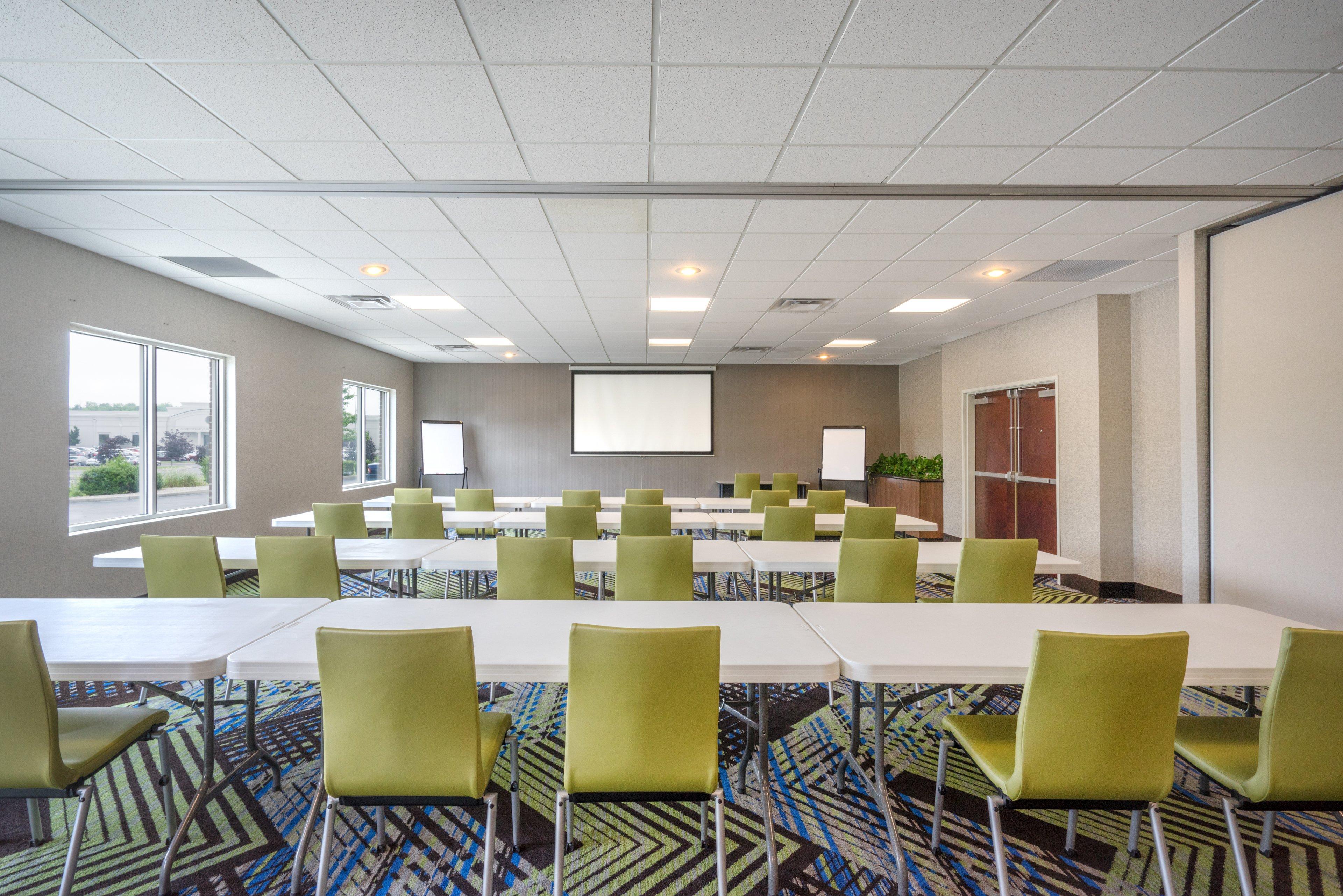 Holiday Inn Express Hotel & Suites Frankfort By Ihg Buitenkant foto