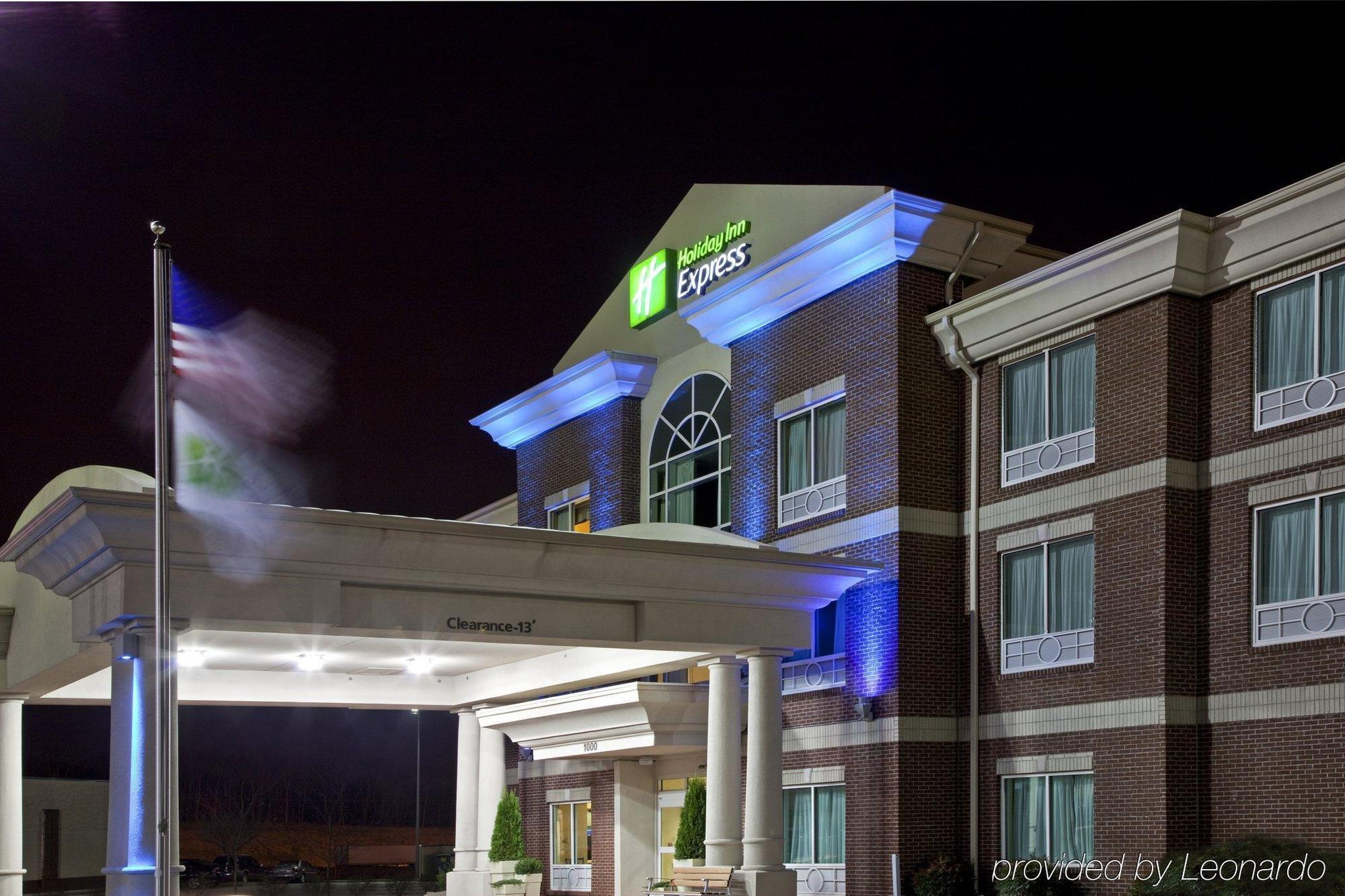 Holiday Inn Express Hotel & Suites Frankfort By Ihg Buitenkant foto