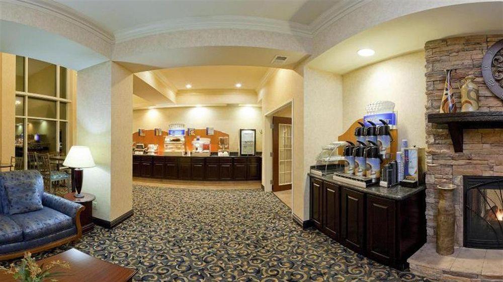 Holiday Inn Express Hotel & Suites Frankfort By Ihg Buitenkant foto