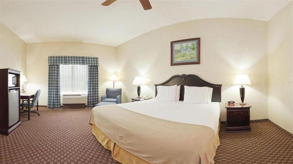 Holiday Inn Express Hotel & Suites Frankfort By Ihg Buitenkant foto