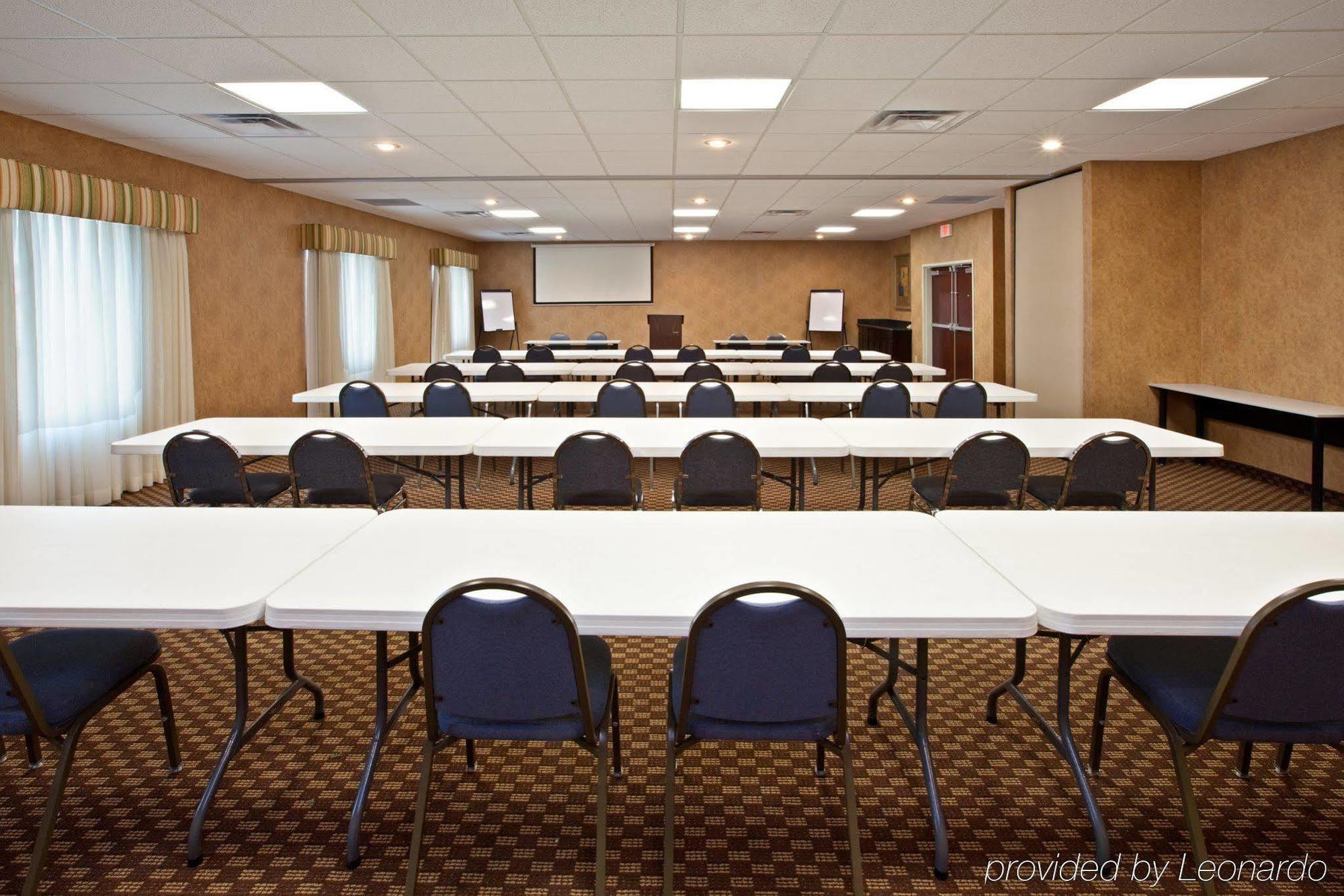Holiday Inn Express Hotel & Suites Frankfort By Ihg Faciliteiten foto