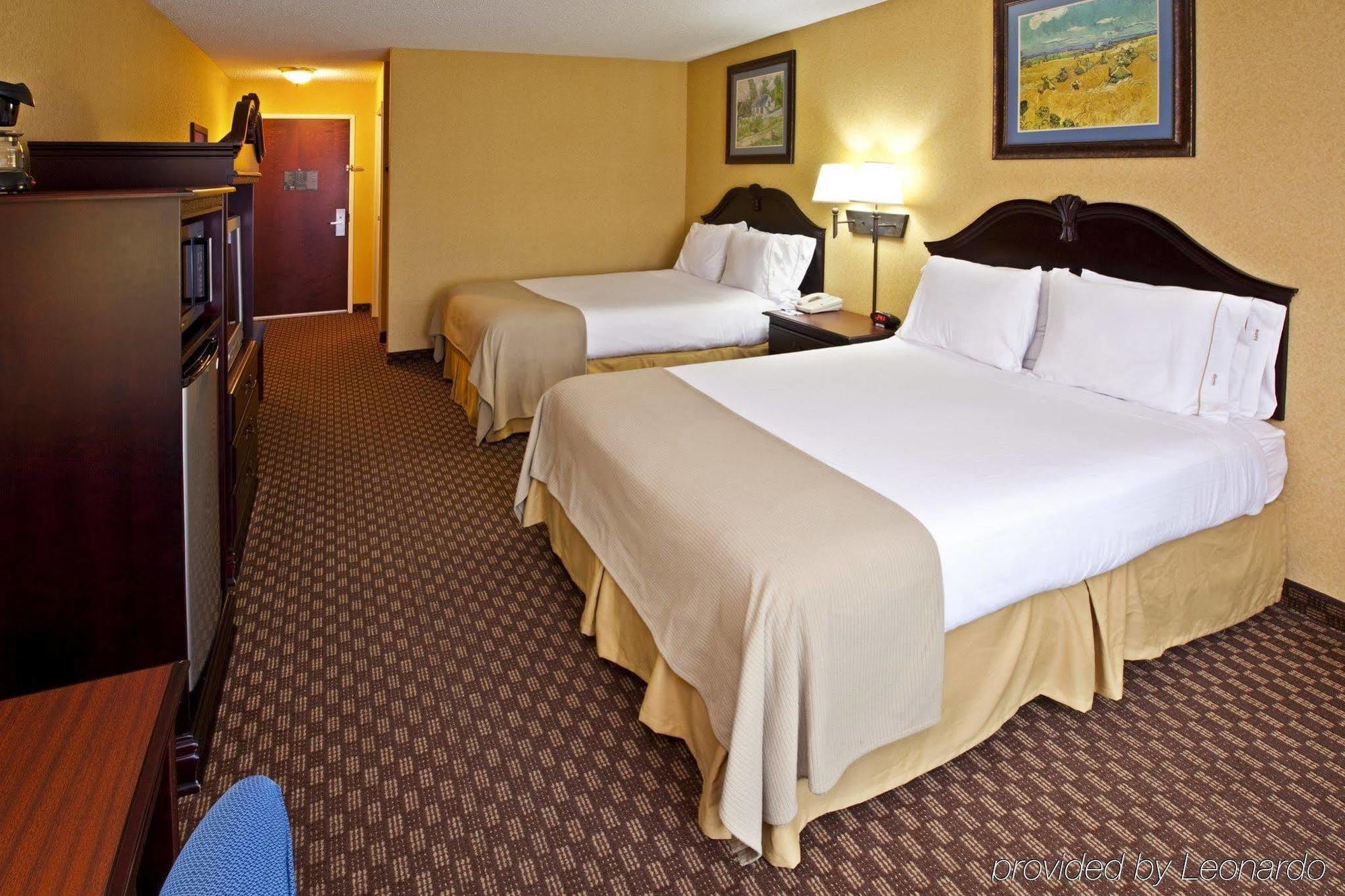 Holiday Inn Express Hotel & Suites Frankfort By Ihg Kamer foto