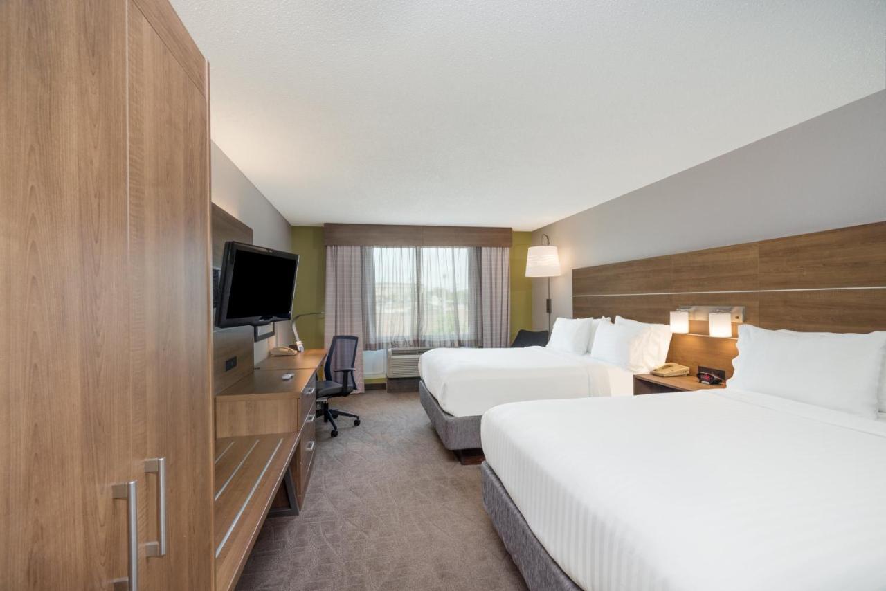Holiday Inn Express Hotel & Suites Frankfort By Ihg Buitenkant foto